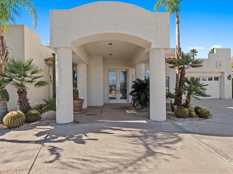 Entry, 71569 Sahara Road, Rancho Mirage